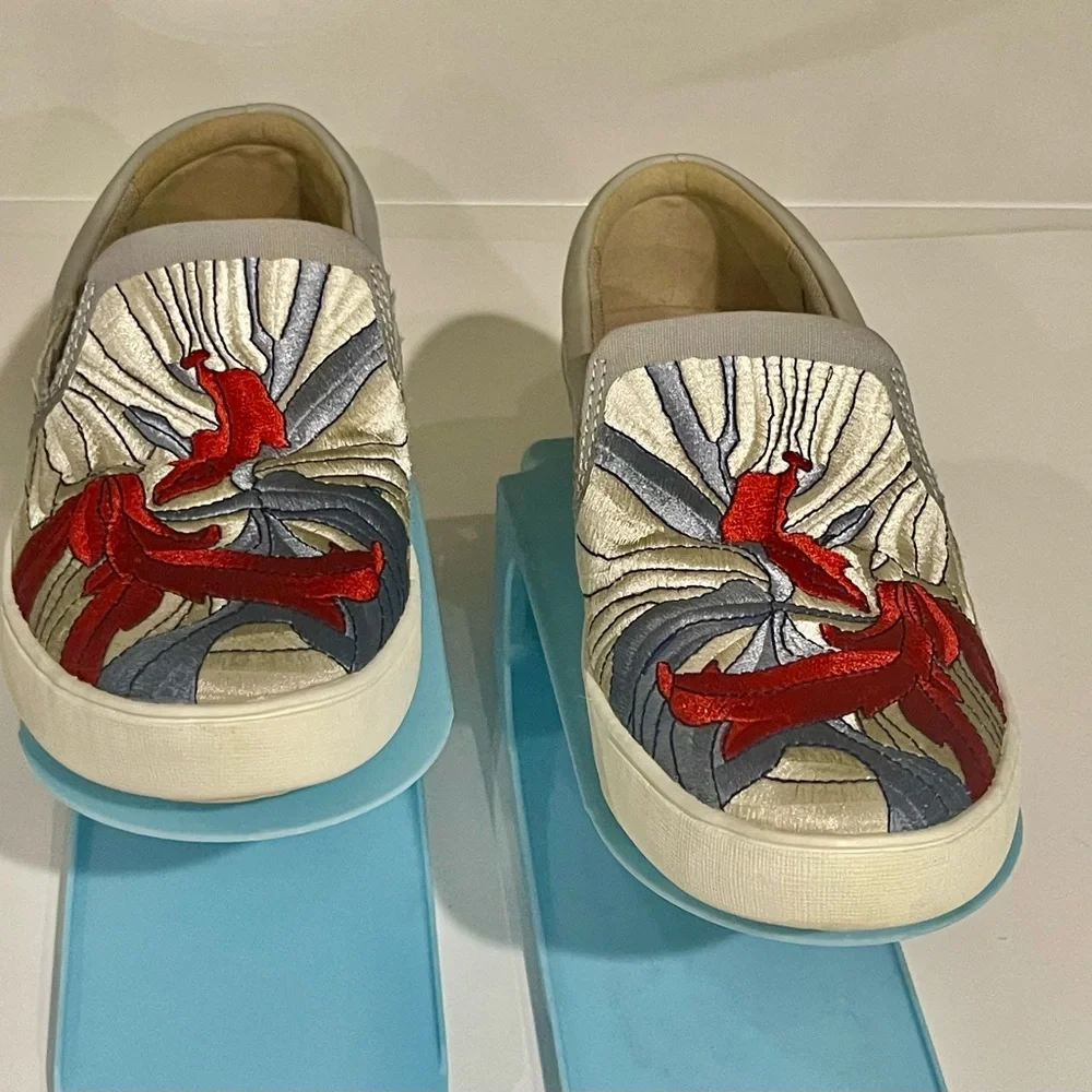 Naturalizer Light Blue Embroidered Sneakers - Picture 4 of 6